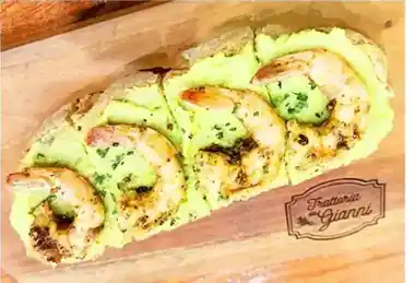 Avocado and Shrimps bruschetta