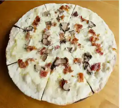 Pizza Gorgonzola and Mushrooms